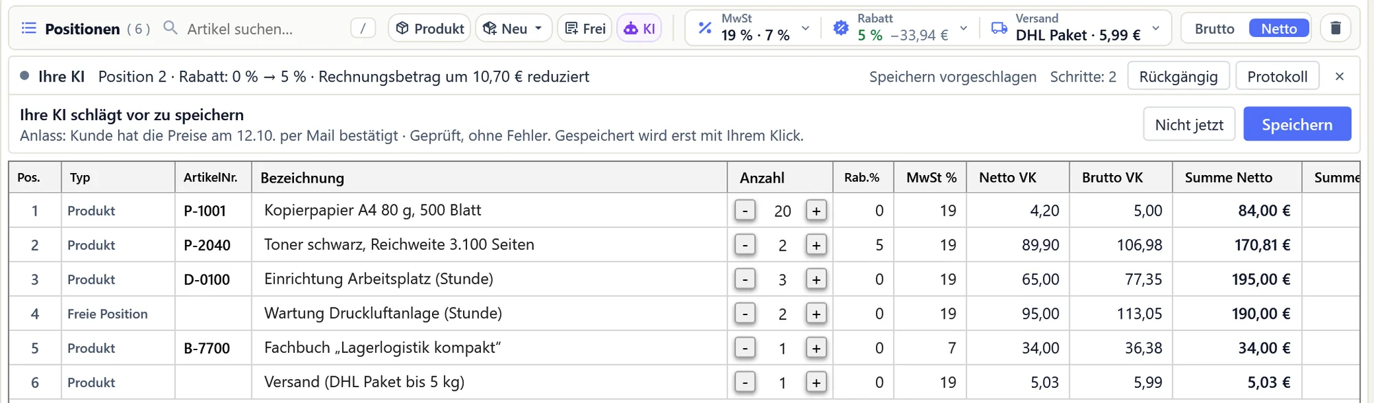 Beleg-Editor in OfficeOmni mit der Leiste Ihre KI über den Positionen: Position 2 erhält 5 % Rabatt, darunter die Karte Ihre KI schlägt vor zu speichern mit den Knöpfen Nicht jetzt und Speichern